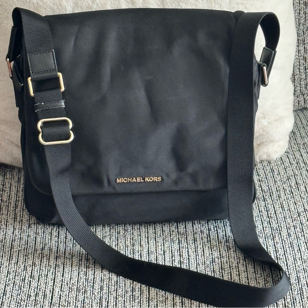 Michael Kors Kieran Large Black Nylon Messenger Bag